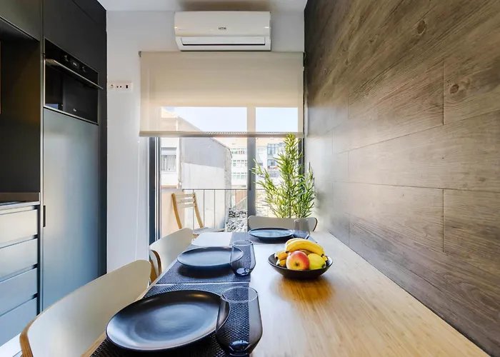 Host Wise - Amadeo Apartment