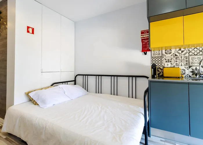 Host Wise - Amadeo *