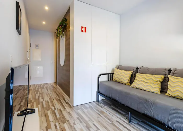 Host Wise - Amadeo *